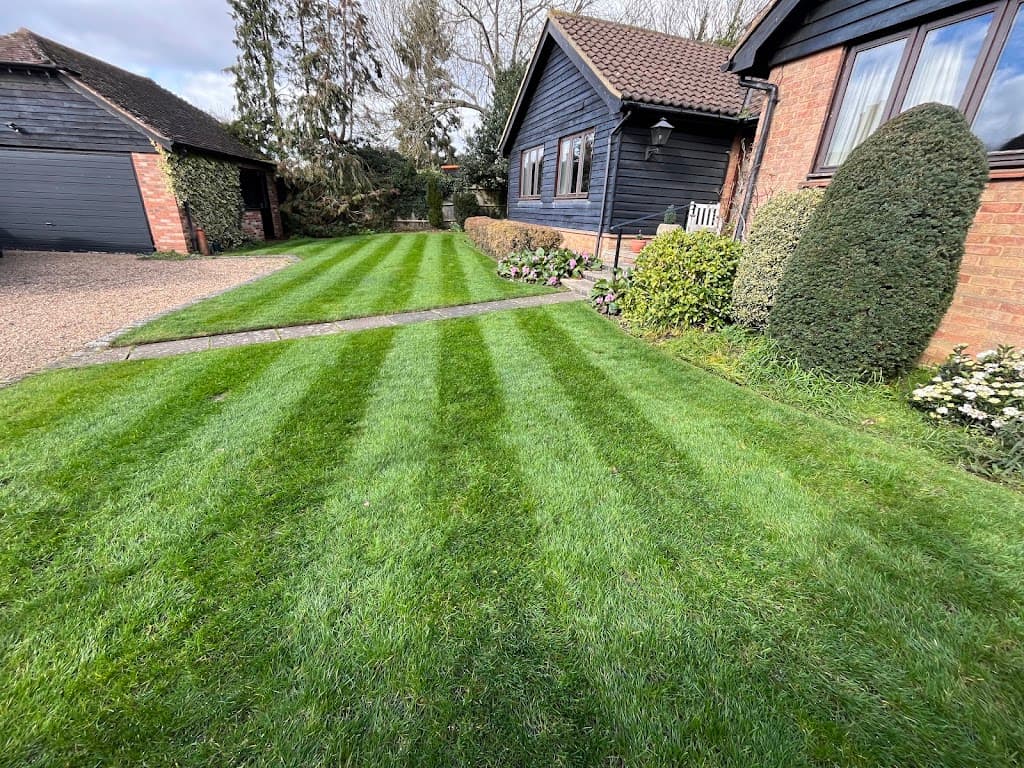 Sapphire Lawn Care