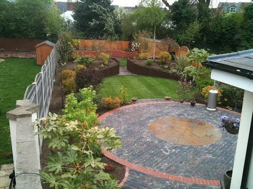 Bricks & Roses