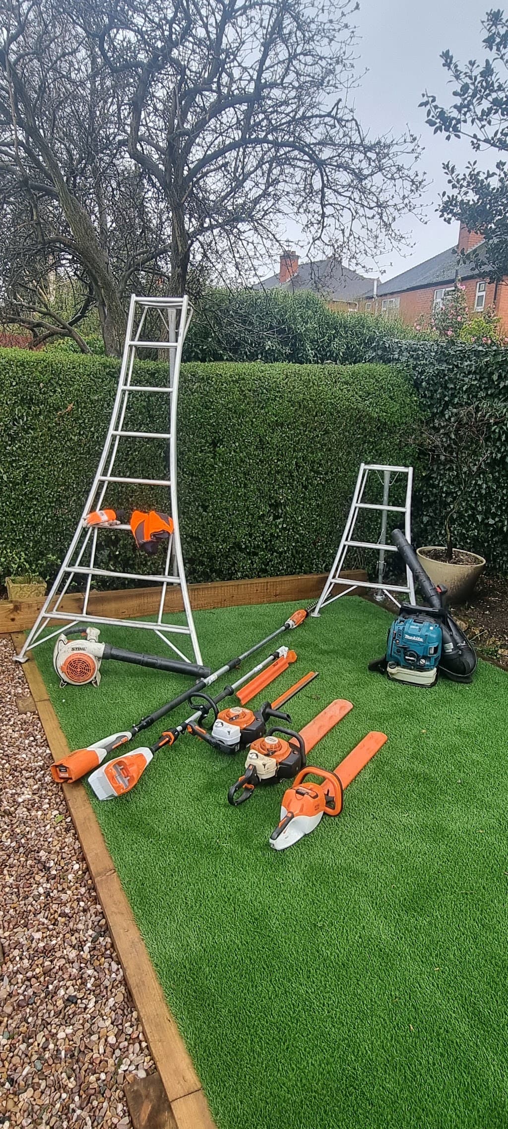 Scrambledlegs Lawn Mowing, Hedge Cutting, Pressure Washing, Mickleover Littleover areas