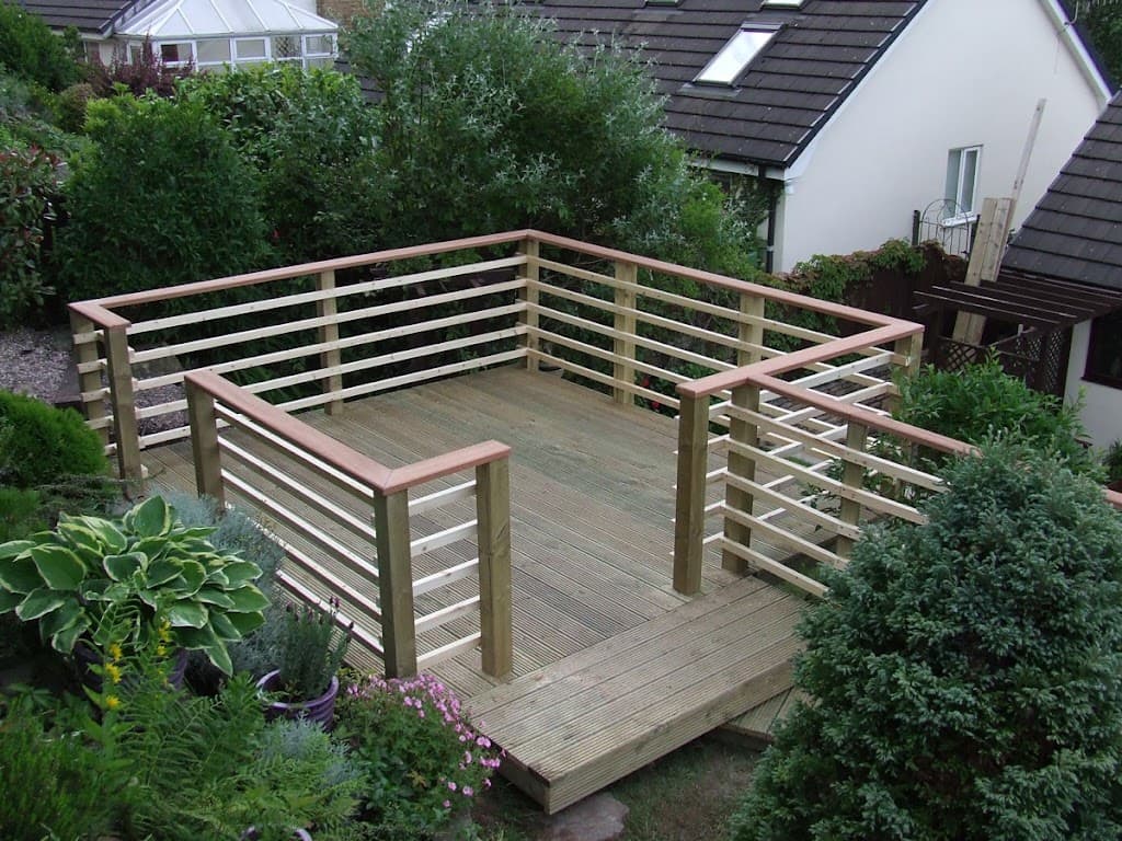 Clean & Green Garden Maintenance