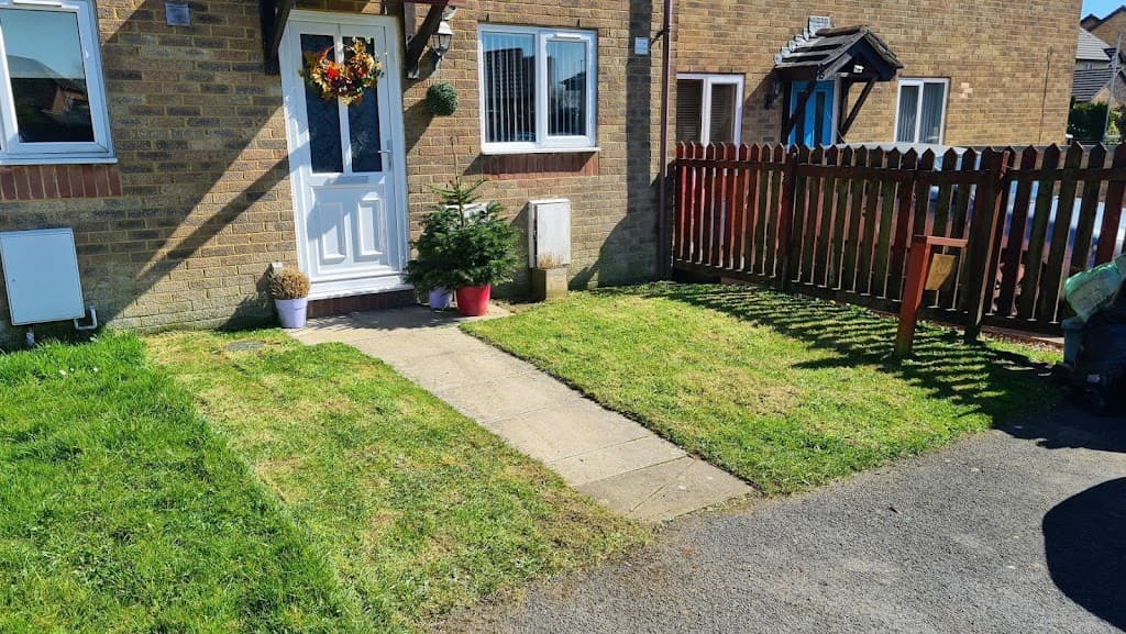 Green Grass Garden & Waste Services Swansea 🌳♻️🪚