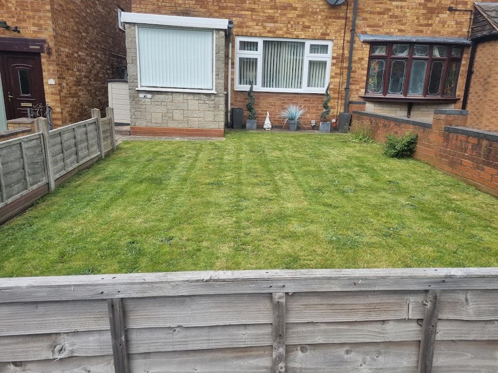 Garrys landscapes&roofing specialist