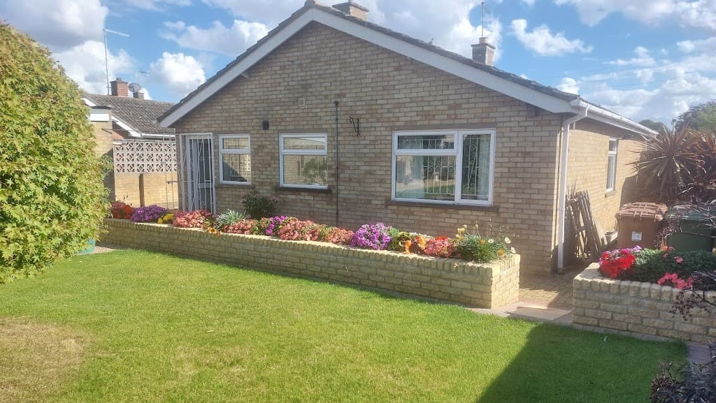 R J M Landscaping & Gardening