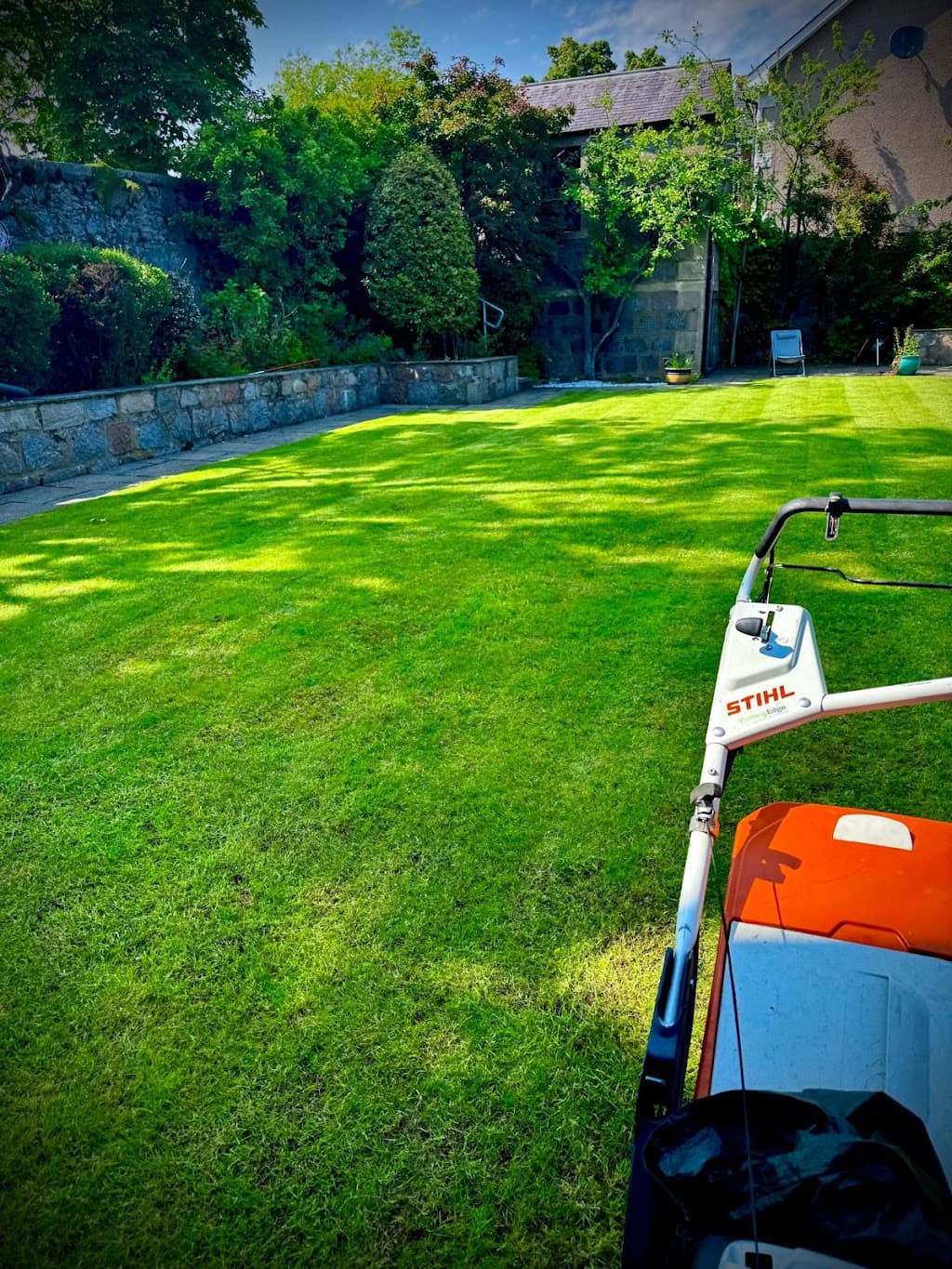 Cutting Edge Landscape Maintenance