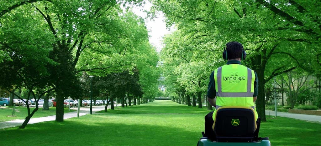 Landscape Avenue - Grounds Maintenance Milton Keynes