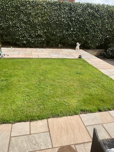 Yealm Lawns and Hedges — Customer photo
