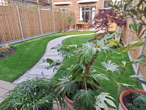 Lloyd's Gardens of London — Customer photo
